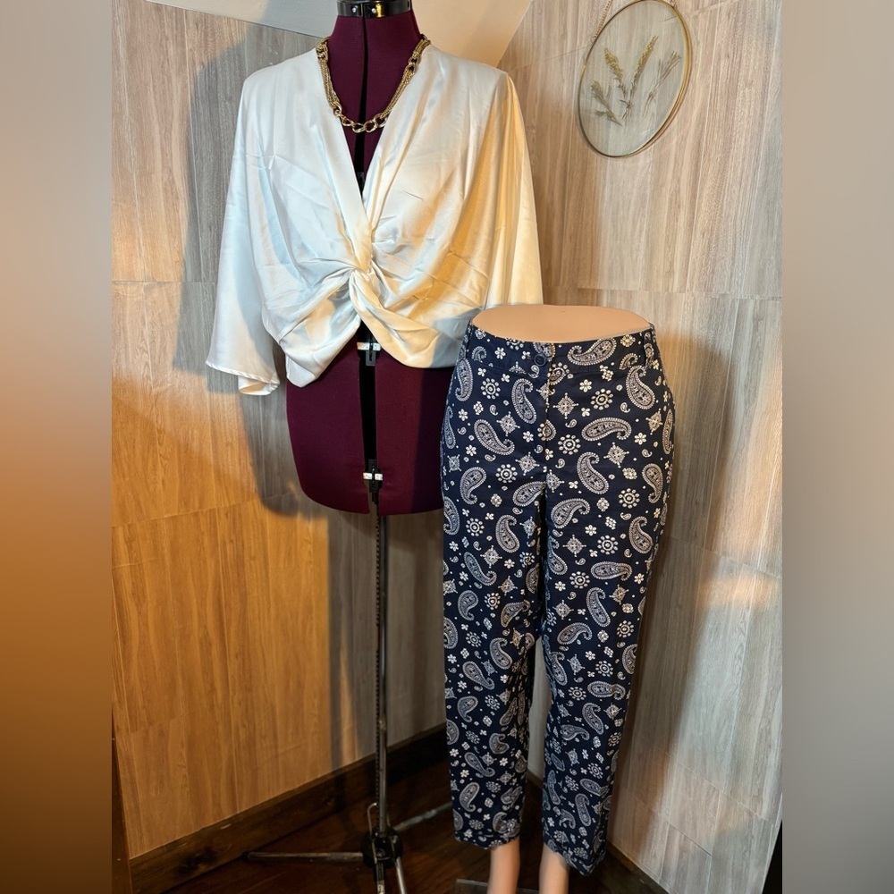 Talbot’s The Weekend Chino Navy Paisley Ankle Cropped Pants - Picture 3 of 11